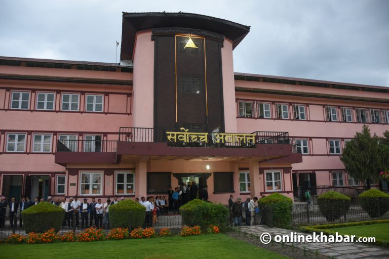 स्टाफ कलेज कोर्सविरुद्ध २० डीएसपी सर्वोच्चमा, न्यायाधीश फुयालको इजलासमा पेशी