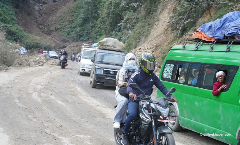 त्रासै त्रासमा दशैं यात्रा