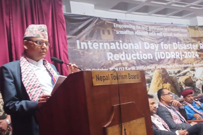 विपत्ति सामना गर्न सक्ने ज्ञान र सिप हस्तान्तरण गरौं : भौतिकमन्त्री