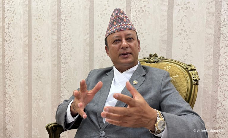 ‘बिजुली बक्यौता उठाउन फिरौती मागेजस्तो गर्नुहुन्न’