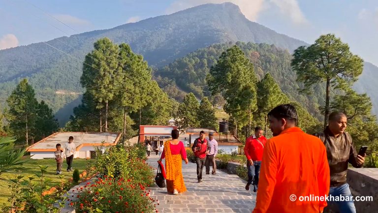 दशैंतिहार बिदाले ‘रेसुंगा पार्क’ घुम्न आउने बढे