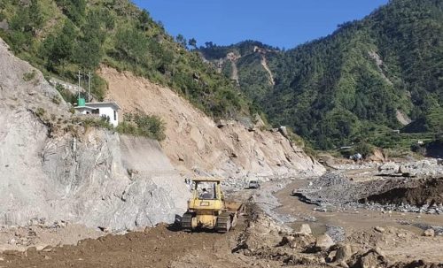 स्रोत नभएपछि बीपी राजमार्ग पुनर्निर्माण होइन, ‘अस्थायी मर्मत’
