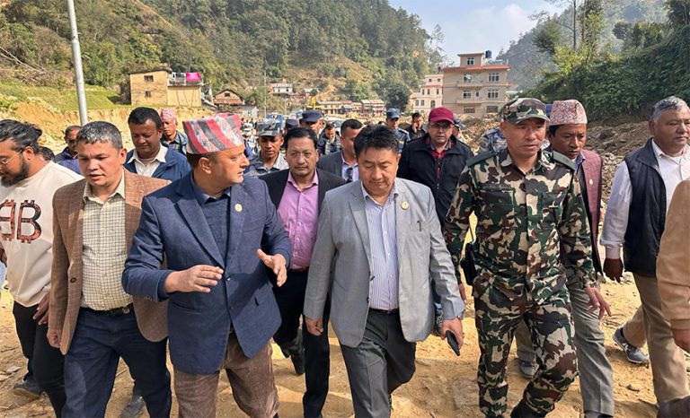 बागमतीका मुख्यमन्त्री पुगे काभ्रेको बाढी प्रभावित क्षेत्र