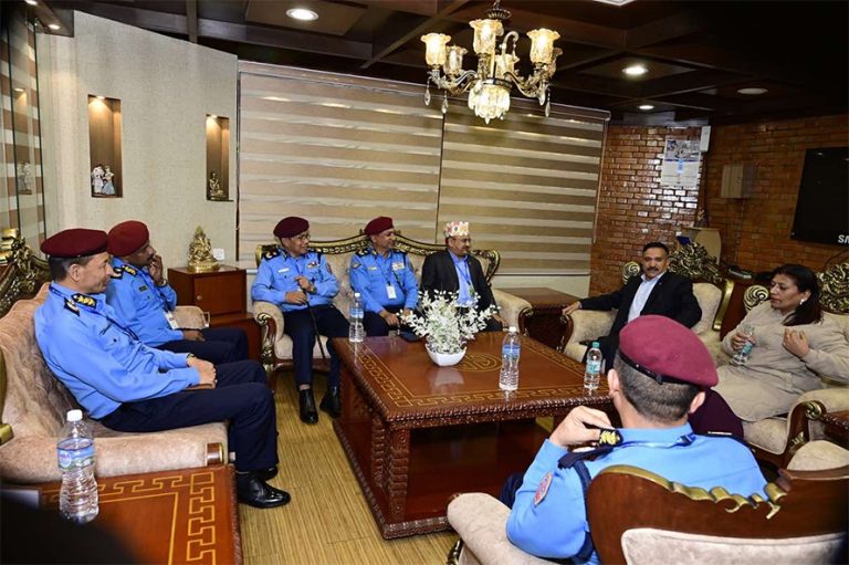 इन्टरपोलको ९२ औं महासभामा भाग लिएर स्वदेश फर्किए आइजीपी कुँवर