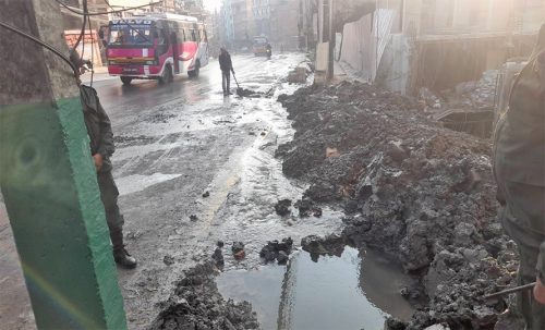 सडकमा फोहोर गरेको भन्‍दै ४ जनालाई काठमाडौं महानगरले तिरायो जरिवाना