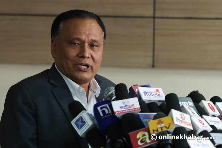 कुलमानले भावनात्मक भाषण गर्ने कि तथ्यप्रमाण देखाउने ?