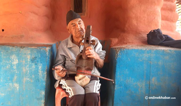 जब राजाले बोलाएको भन्दै पुलिसहरु लालबहादुर गन्धर्वलाई लिन आए