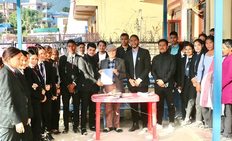 मध्यपश्चिम विश्वविद्यालयमा नेपाली र अंग्रेजी दुवै भाषामा प्रश्‍नपत्र छाप्न माग