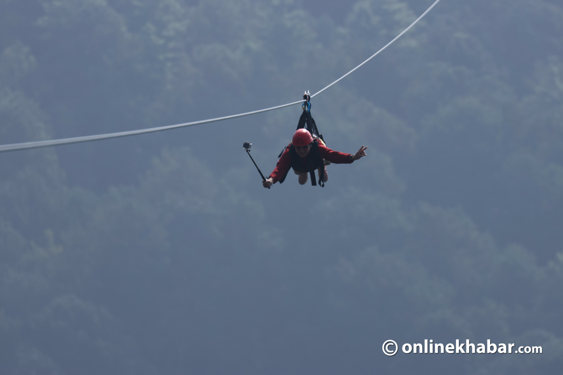 सोलुखुम्बुमा पहिलोपटक जिपलाइन सञ्चालनमा   