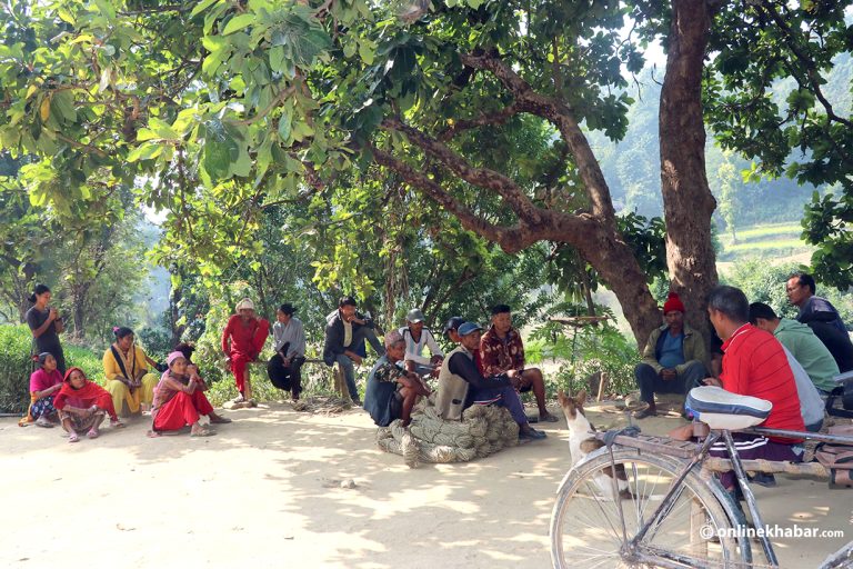 नाकाबासीलाई लालपुर्जा वितरणमा प्राथमिकता दिन माग