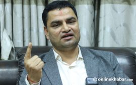 आवासीय चिकित्सकलाई निर्वाह भत्ता दिलाएर छाड्ने स्वास्थ्यमन्त्रीको अडान
