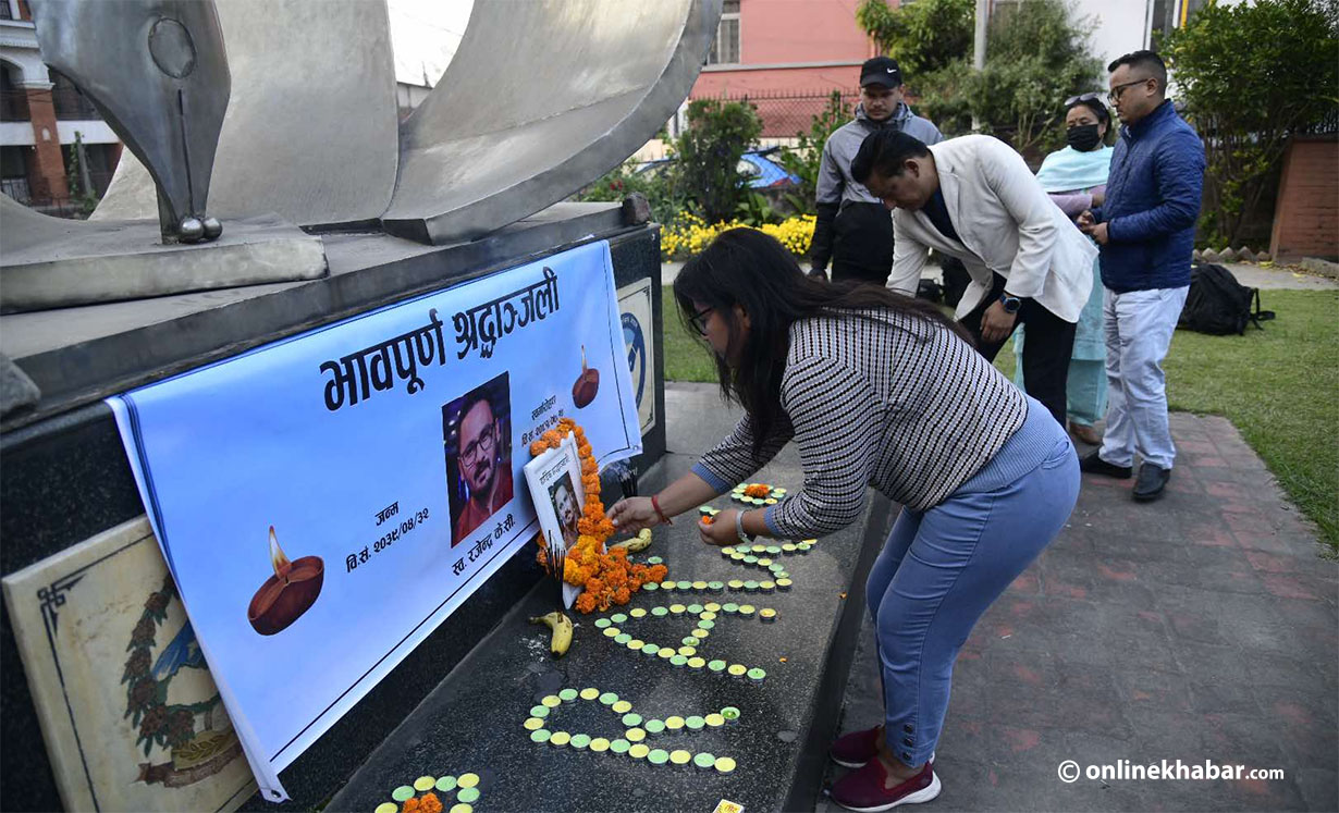 फोटोपत्रकार रजेन्द्र केसीको सम्झनामा दीप प्रज्वलन