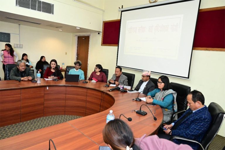 ‘पारिजातले सुयोगवीर बुझ्न सक्ने, पुरुष लेखकले महिला पात्र बुझ्न किन नसक्ने ?’