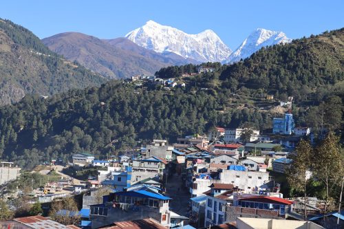 तिहारमा पनि सुनसान छन् गाउँघर