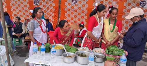 थारू महिलाले बनाएको परिकार ग्राहकको रोजाइमा