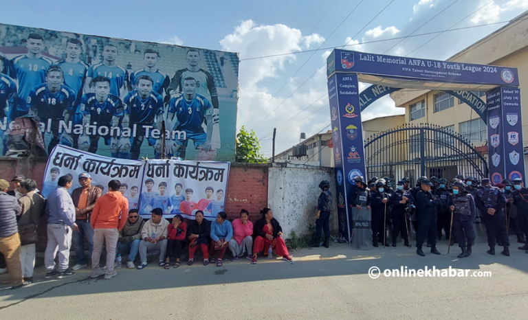 सिस्नेरी घटना : खेलाडीका आफन्तद्वारा एन्फामा धर्ना र तालाबन्दी