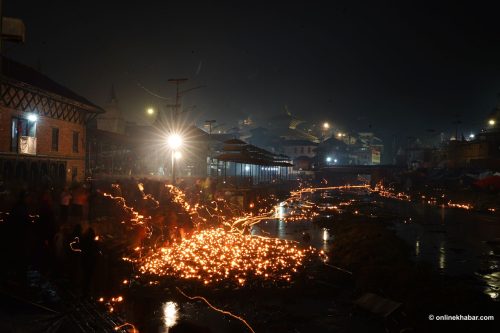 पशुपतिमा बालाचतुर्दर्शी (तस्वीरहरू)