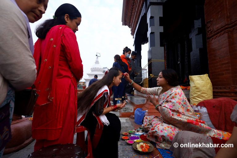 बालगोपालेश्वर मन्दिरमा सुरु भयो भाइटीका (फोटोफिचर)