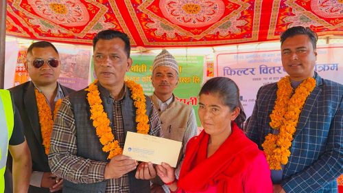 भूमिडाँडामा विपद्‍बाट क्षति भएका पशु चौपायाको बिमा रकम भुक्तानी