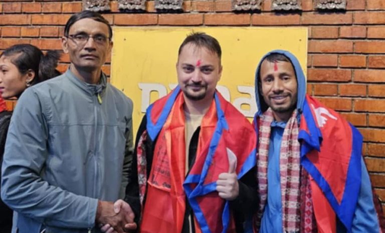 नेपाली चेस खेलाडी सिंगापुर प्रस्थान