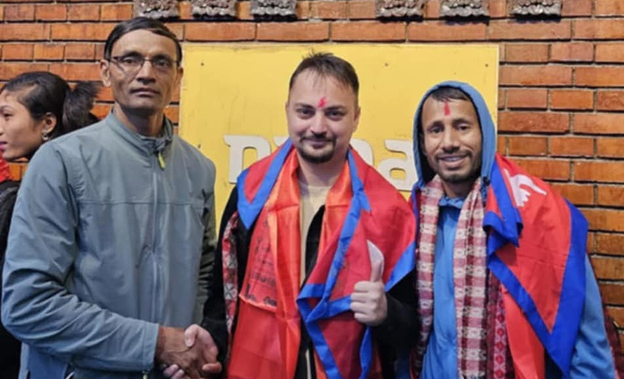 नेपाली चेस खेलाडी सिंगापुर प्रस्थान