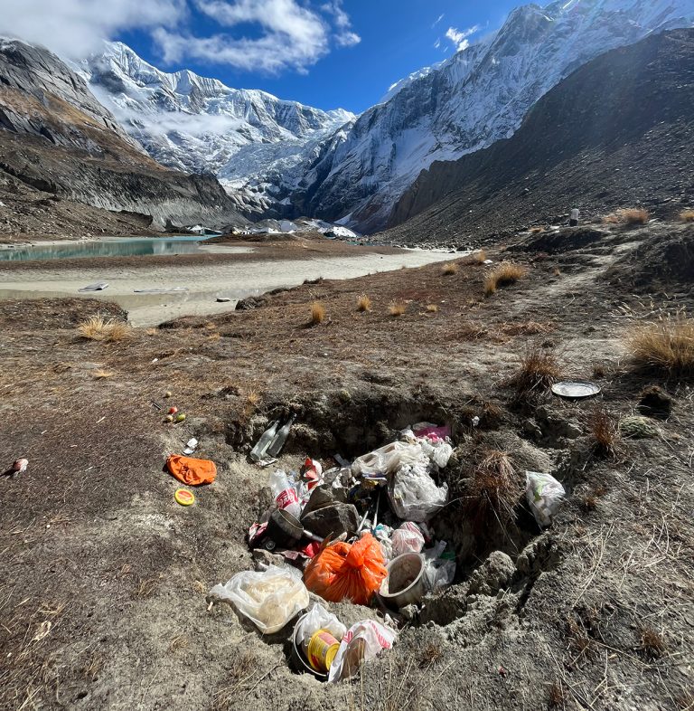 पदयात्रीले प्रकृतिमाथि गरिरहेको अन्याय