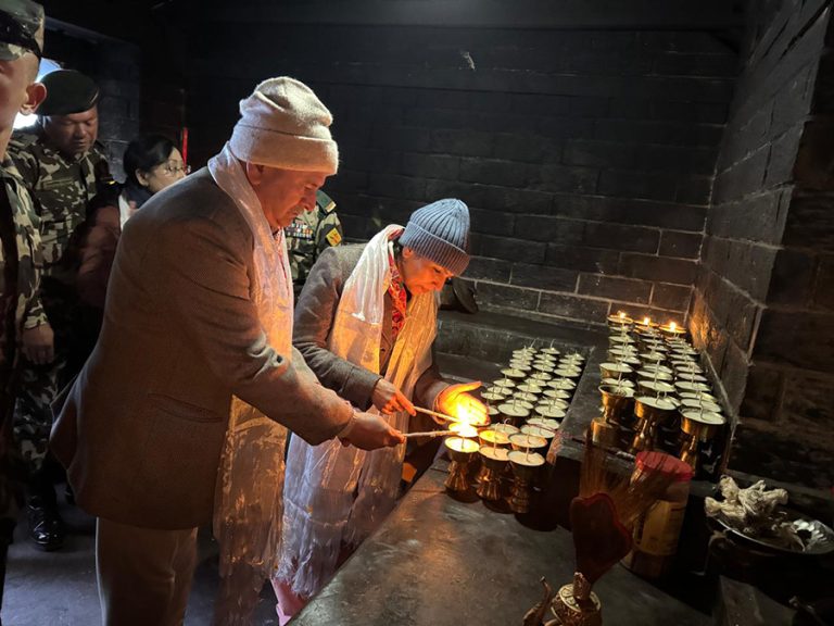 भारतीय स्थल सेनाध्यक्षले गरे मुक्तिनाथ मन्दिर भ्रमण