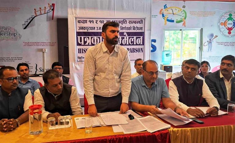 जनकपुरमा छात्रवृत्तिको निर्णय सच्याउन निजी विद्यालयको दबाब