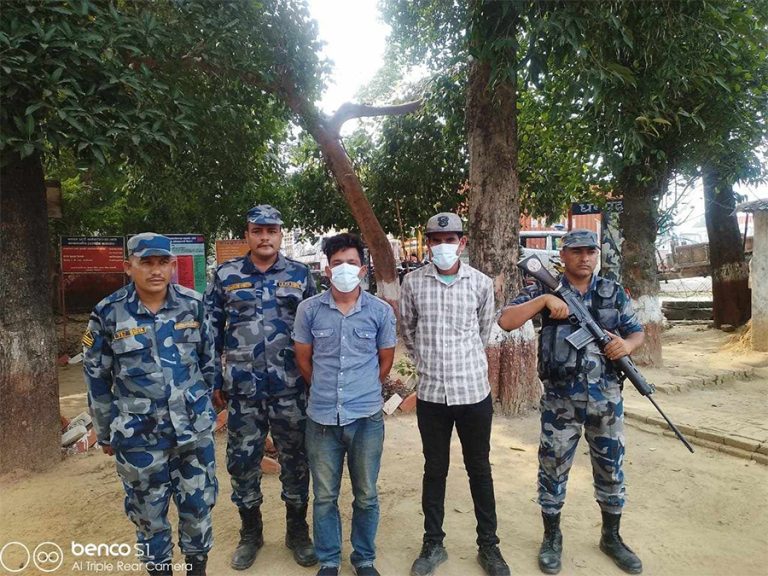  कैलालीमा २ जना रिक्सा चालक पक्राउ
