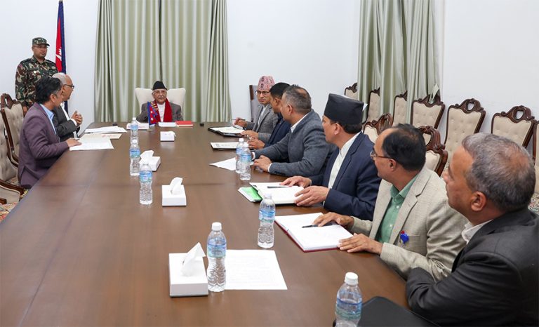 चिकित्सा शिक्षाका समस्याबारे प्रधानमन्त्री कार्यालयमा छलफल