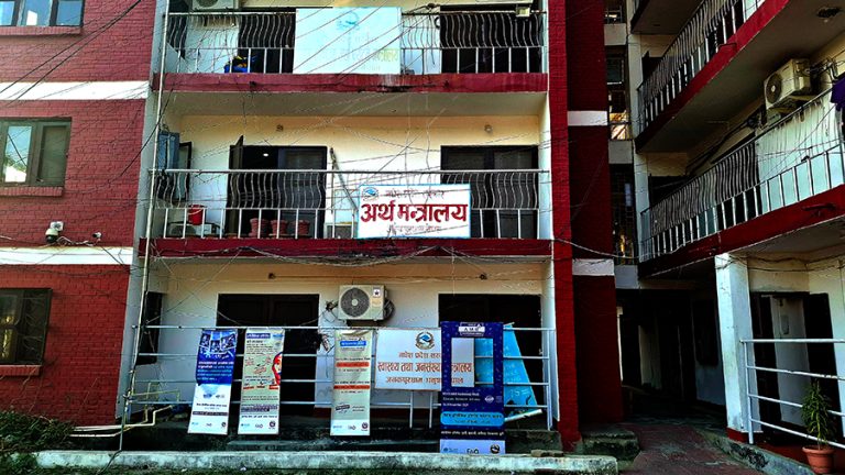 मधेश सरकारको ६४ बुँदे खर्च मार्गदर्शन खारेज,  ४ बुँदे जारी