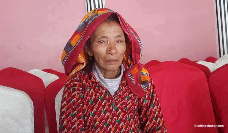 २० वर्षअघि सेनाले लगेका श्रीमान् पर्खिरहेकी मनमाया