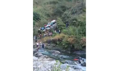 भारतको उत्तराखण्ड मार्चुलामा बस दुर्घटना हुँदा कम्तीमा २५ यात्रुको मृत्यु