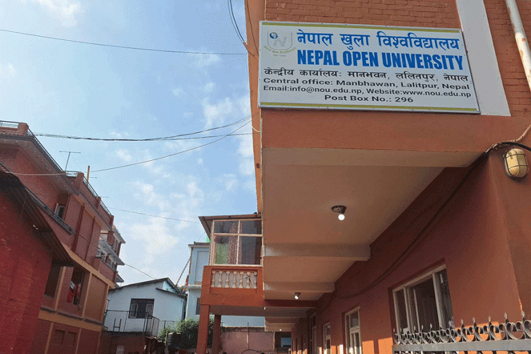 चार बुँदे सहमतिपछि खुला विश्वविद्यालयमा लगाइएको ताला खुल्यो