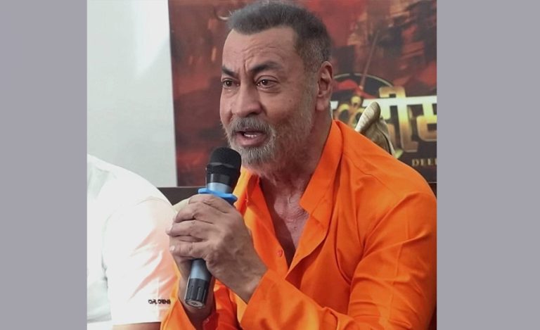 ‘ह्रस्व दीर्घ’ प्रवर्द्धन गर्न प्रदीप रावत र साउथ अभिनेत्री कल्याणी आइतबार काठमाडौं आउने