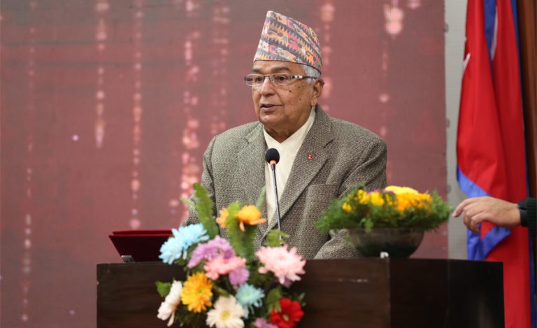 अन्तर्राष्ट्रिय जगतमा प्रतिस्पर्धा गर्ने खालका नेपाली फिल्म बनाउनुपर्छ : राष्ट्रपति पौडेल