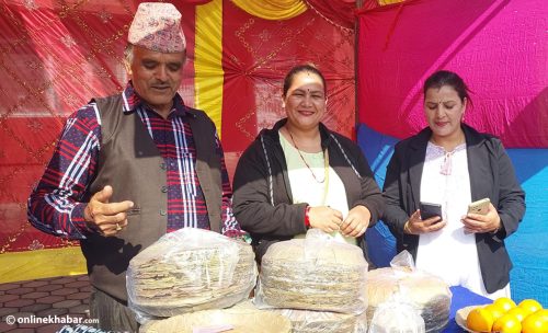 भूकम्पमा धरहरा ढल्दा बाँचेका टंकले दुनाटपरी बजारलाई भारतसम्म पुर्‍याए
