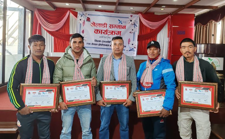 बक्सिङ खेलाडी सम्मानित