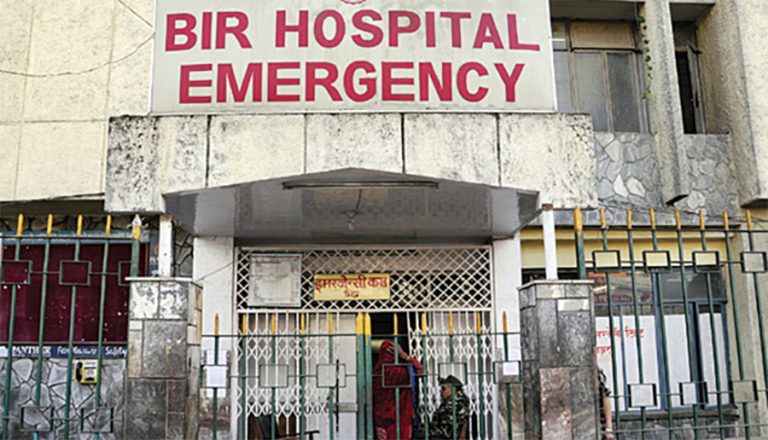 वीर अस्पतालको निर्देशक बन्न क-कसको दौडधुप ?