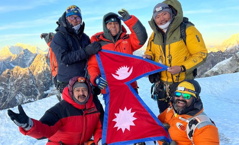 कांग्रेस महामन्त्री शर्माले चढे लोबुचे हिमाल