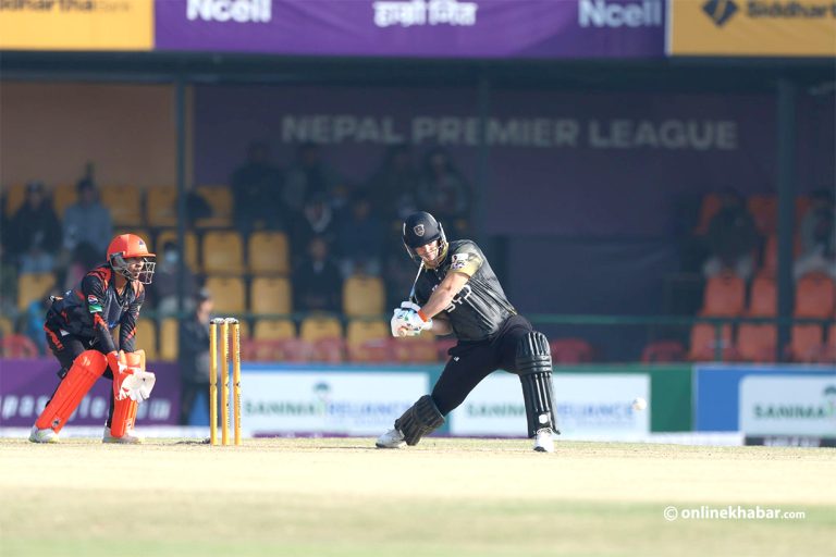 तनविरले एक्लै ५ विकेट लिंदा काठमाडौंको संघर्ष, चितवनलाई ११२ लक्ष्य