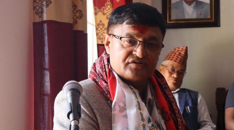 पक्राउ परे अख्तियारमै घुस बोकेर पुगेका प्रमुख प्रशासकीय अधिकृत