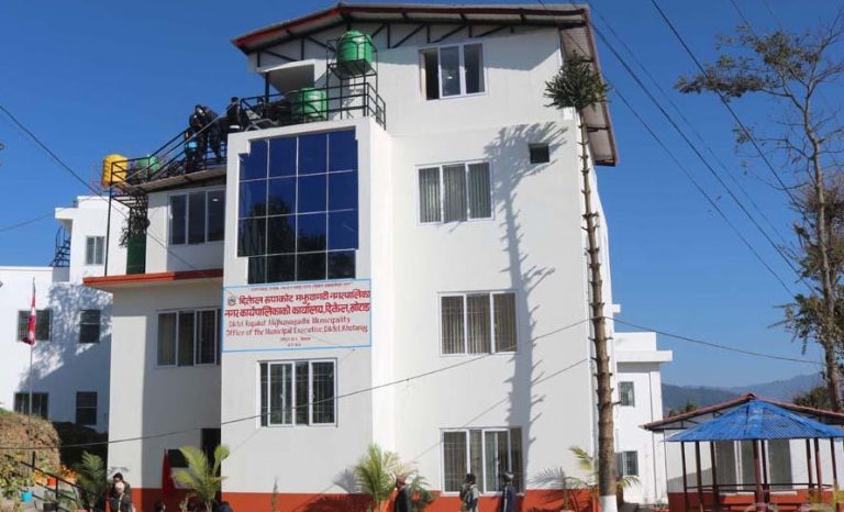 राष्ट्रपति, प्रधानमन्त्रीसहित उच्च पदस्तलाई बाँसको कुर्सी दिइने