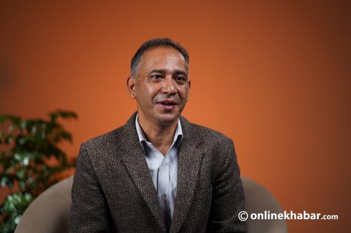 युवामा किन बढ्दैछ ढाड र कम्मर दुखाइको समस्या ?