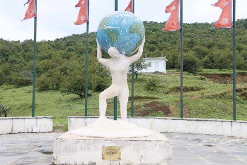 गुफा डाँडामा जलवायु दिवस मनाइदै