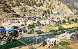 हुम्लामा भिरबाट घरमा ढुंगा खस्दा ४ जना घाइते