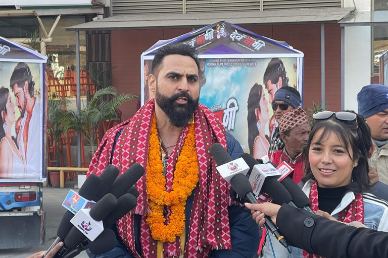 नेपाली फिल्म ‘देववाणी’ प्रवर्द्धन गर्न काठमाडौं आइपुगे साउथ स्टार