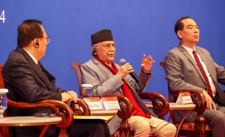 चिनियाँ भूमिमा ओलीले गरे लोकतन्त्रको व्याख्या
