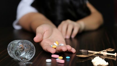 साउथ एसियन कक्टेलको लतमा कसरी फस्दैछन् युवा ?