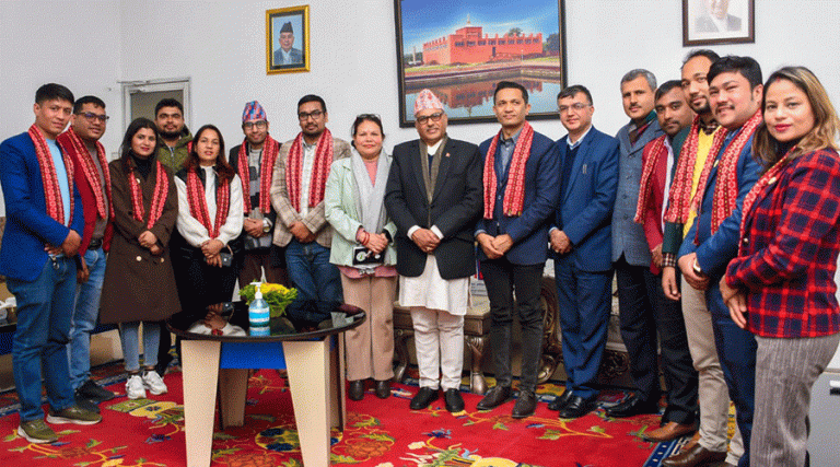 अर्थतन्त्रमा सुधारका संकेत देखिए पनि थप काम गर्न आवश्यक छ : गभर्नर अधिकारी
